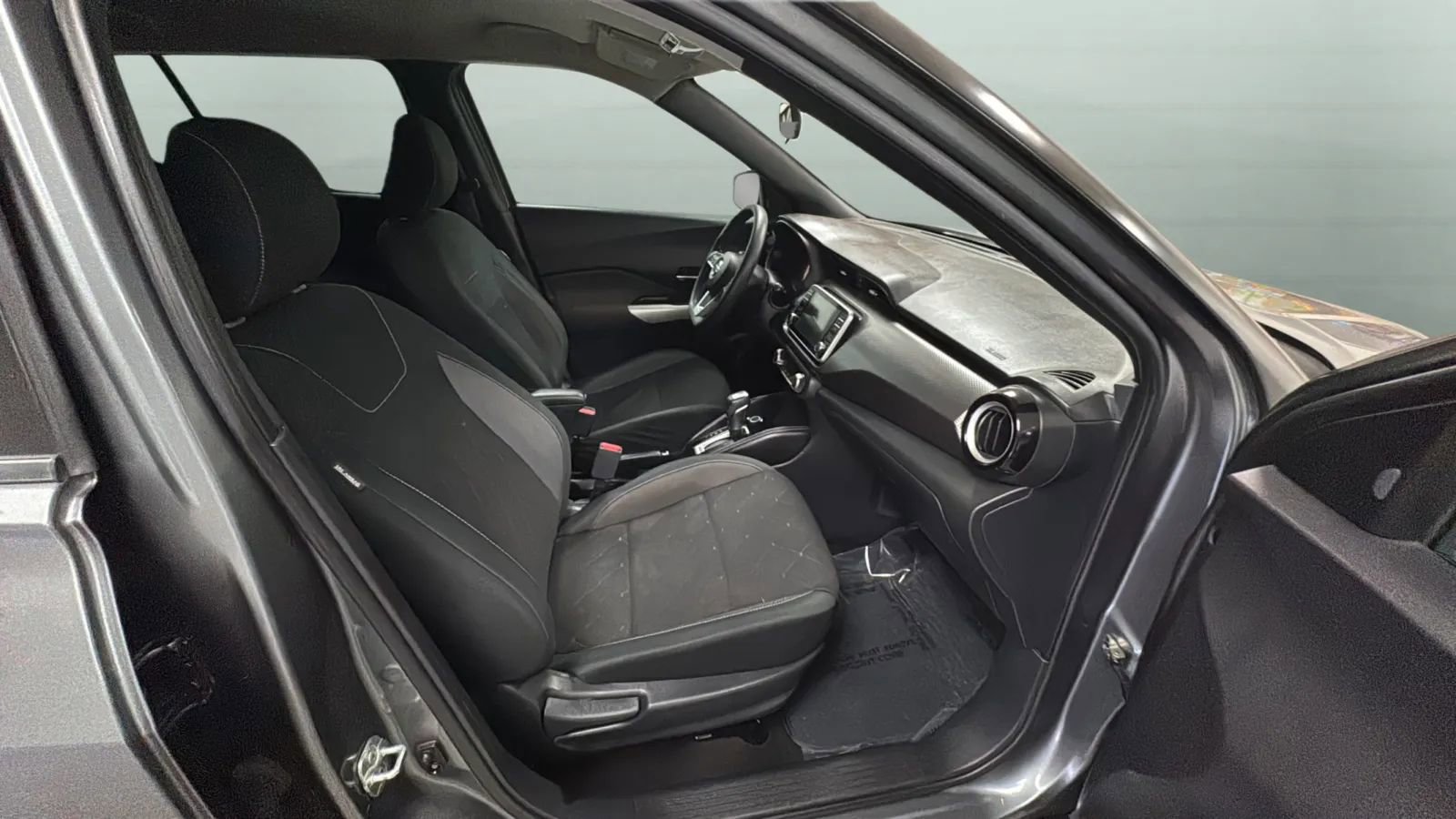 Used 2020 Nissan Kicks SV w/ Exterior Package FWD image 24