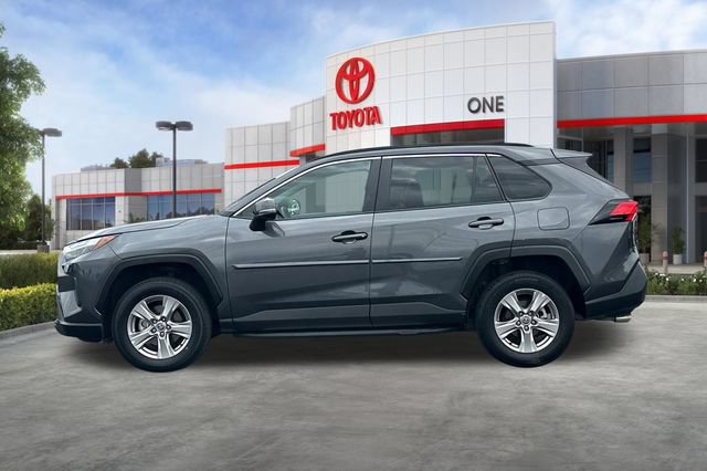 Used 2022 Toyota RAV4 XLE w/ Convenience Package FWD image 9