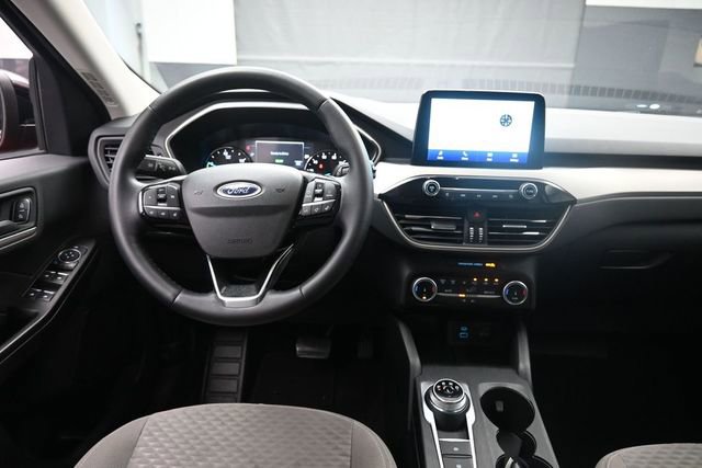 Used 2022 Ford Escape SE w/ SE Sport Appearance Package FWD image 9