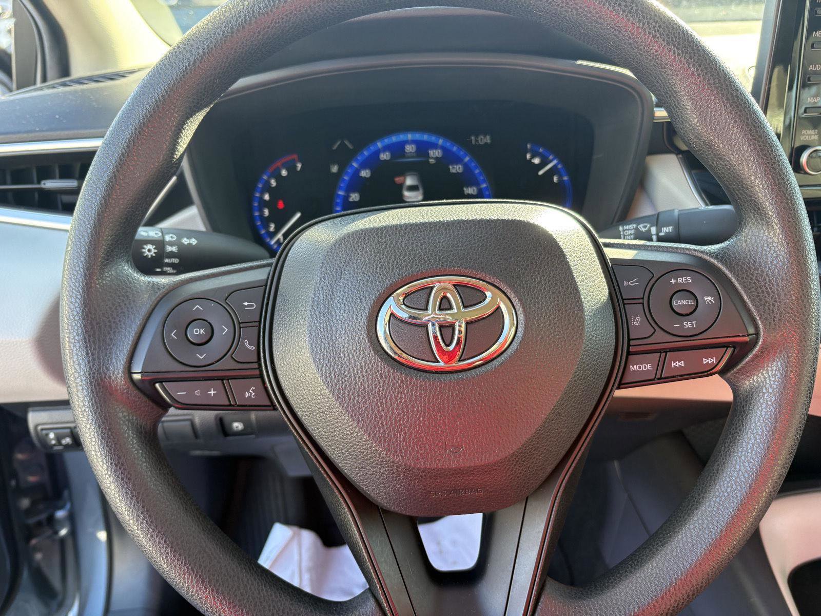 Used 2022 Toyota Corolla LE image 11