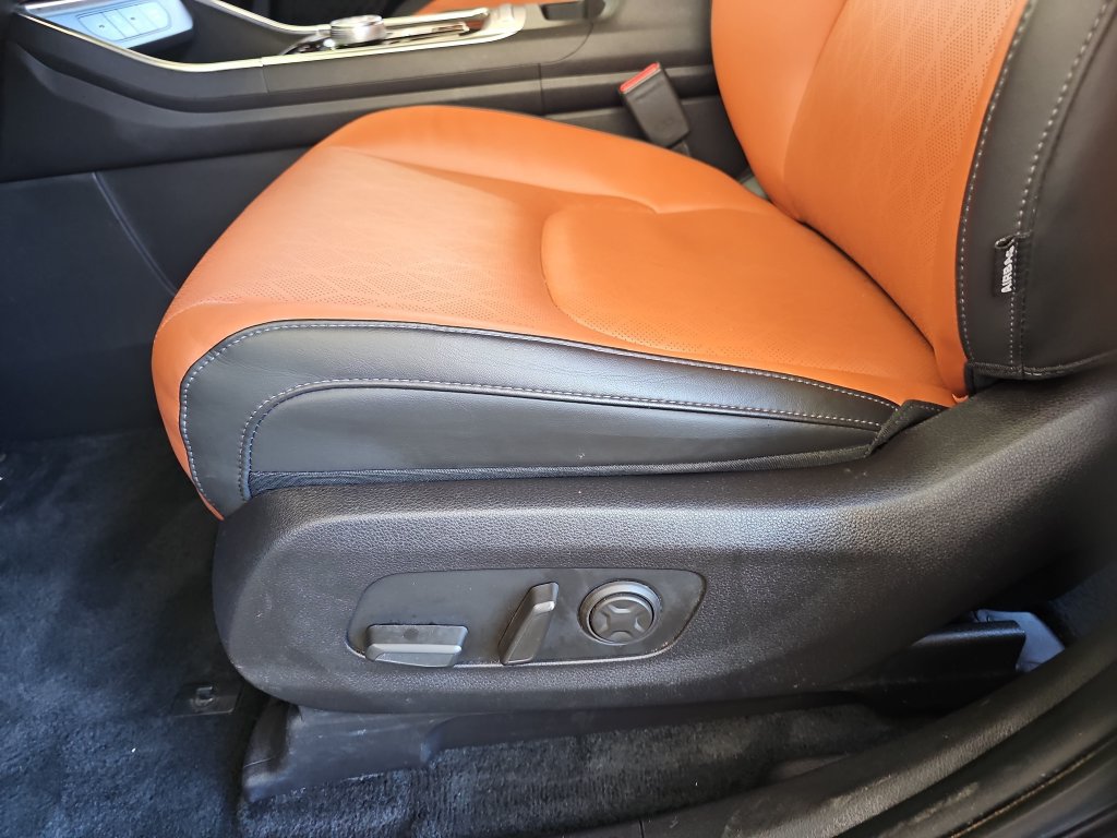 Used 2026 Kia Carnival EX FWD image 18