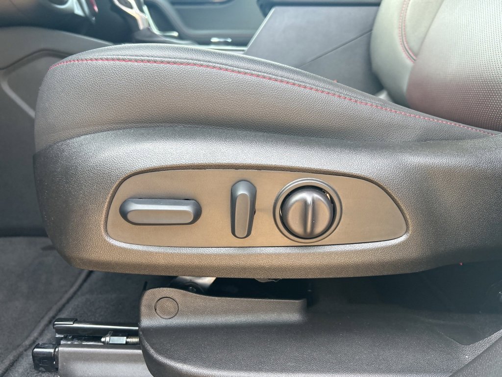 Used 2025 Chevrolet Blazer RS image 12