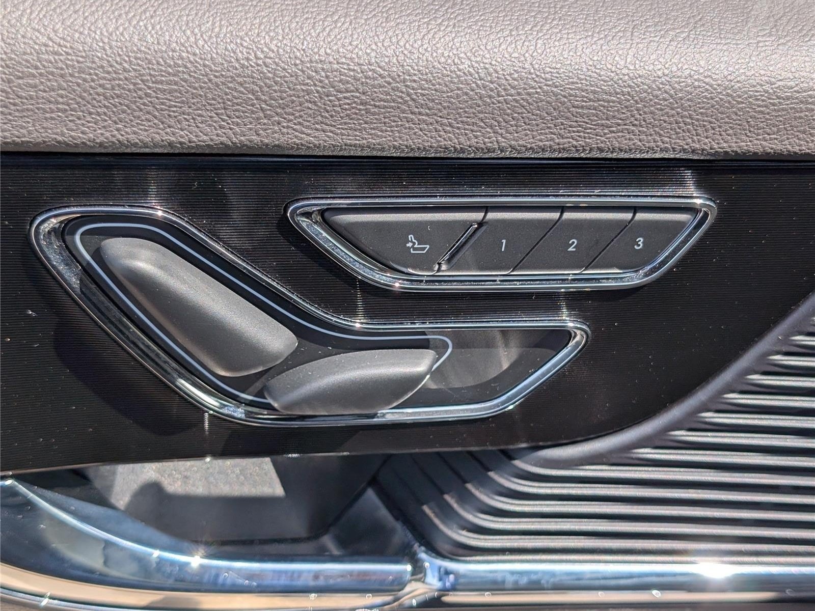 Used 2022 Lincoln Corsair AWD w/ Premium Package image 21