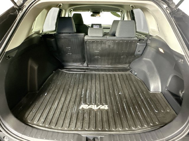 Used 2021 Toyota RAV4 LE AWD/4WD image 27