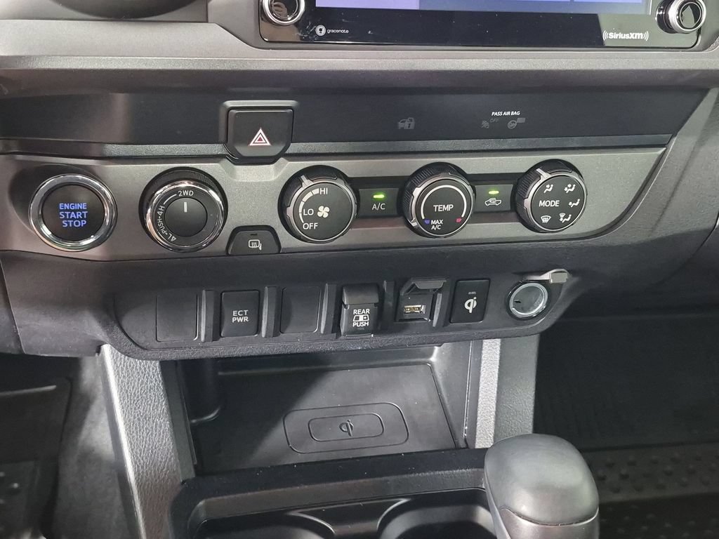 Used 2020 Toyota Tacoma TRD Off-Road AWD/4WD image 27