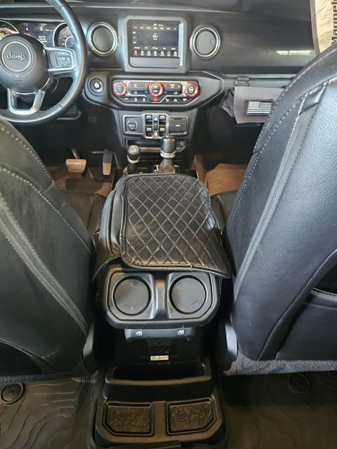 Used 2021 Jeep Wrangler Unlimited Sahara AWD/4WD image 32