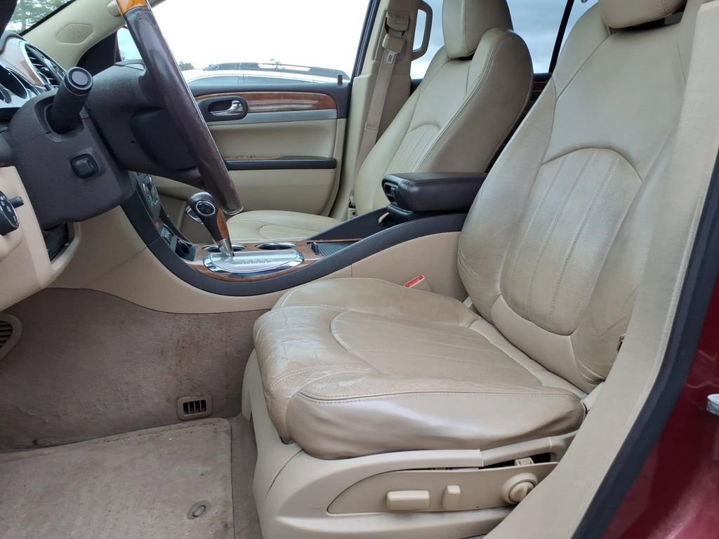 Used 2011 Buick Enclave CXL image 18