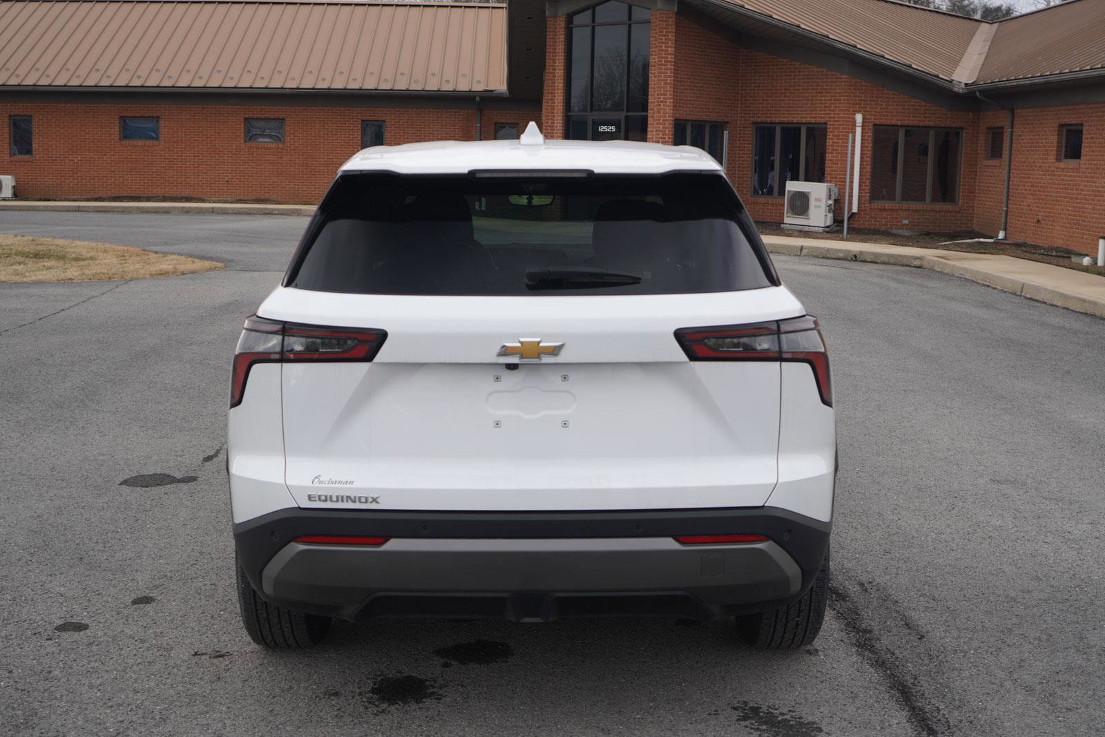 New 2025 Chevrolet Equinox LT w/ Safety and Technology Package image 4