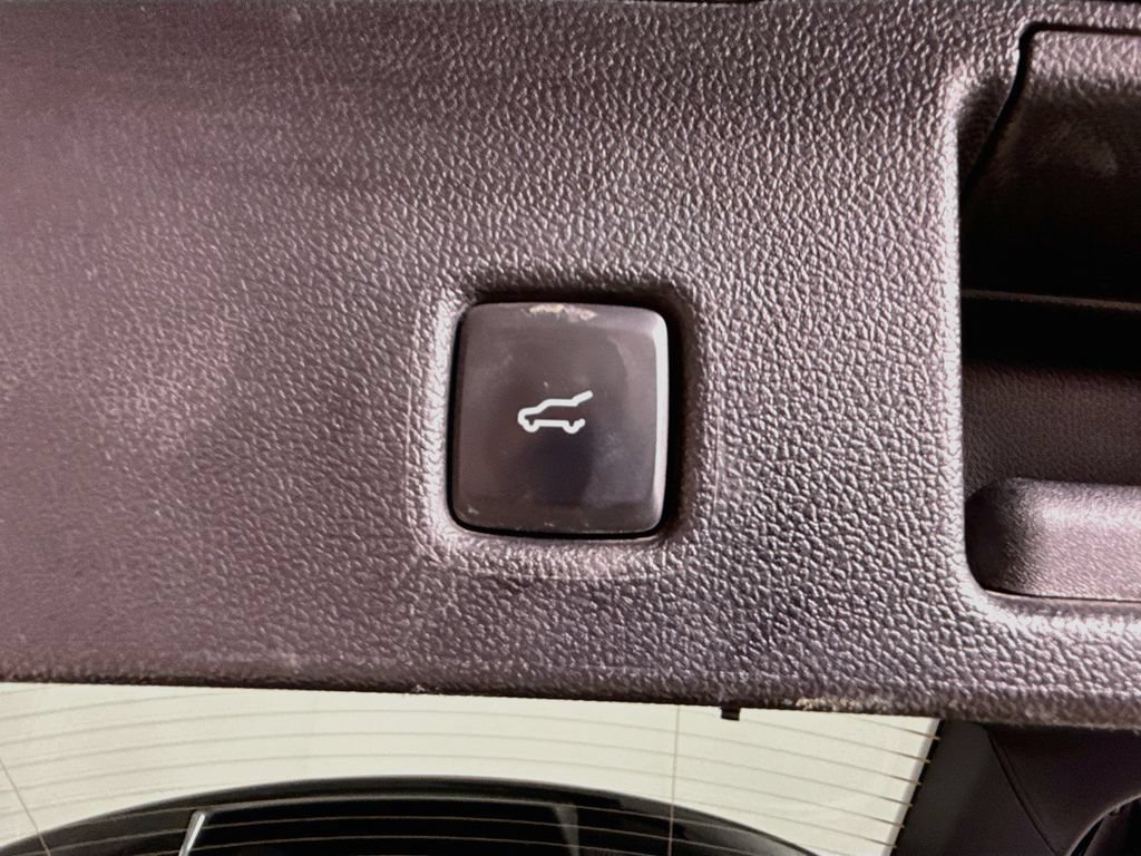 Used 2025 Ford Escape Platinum AWD/4WD image 36