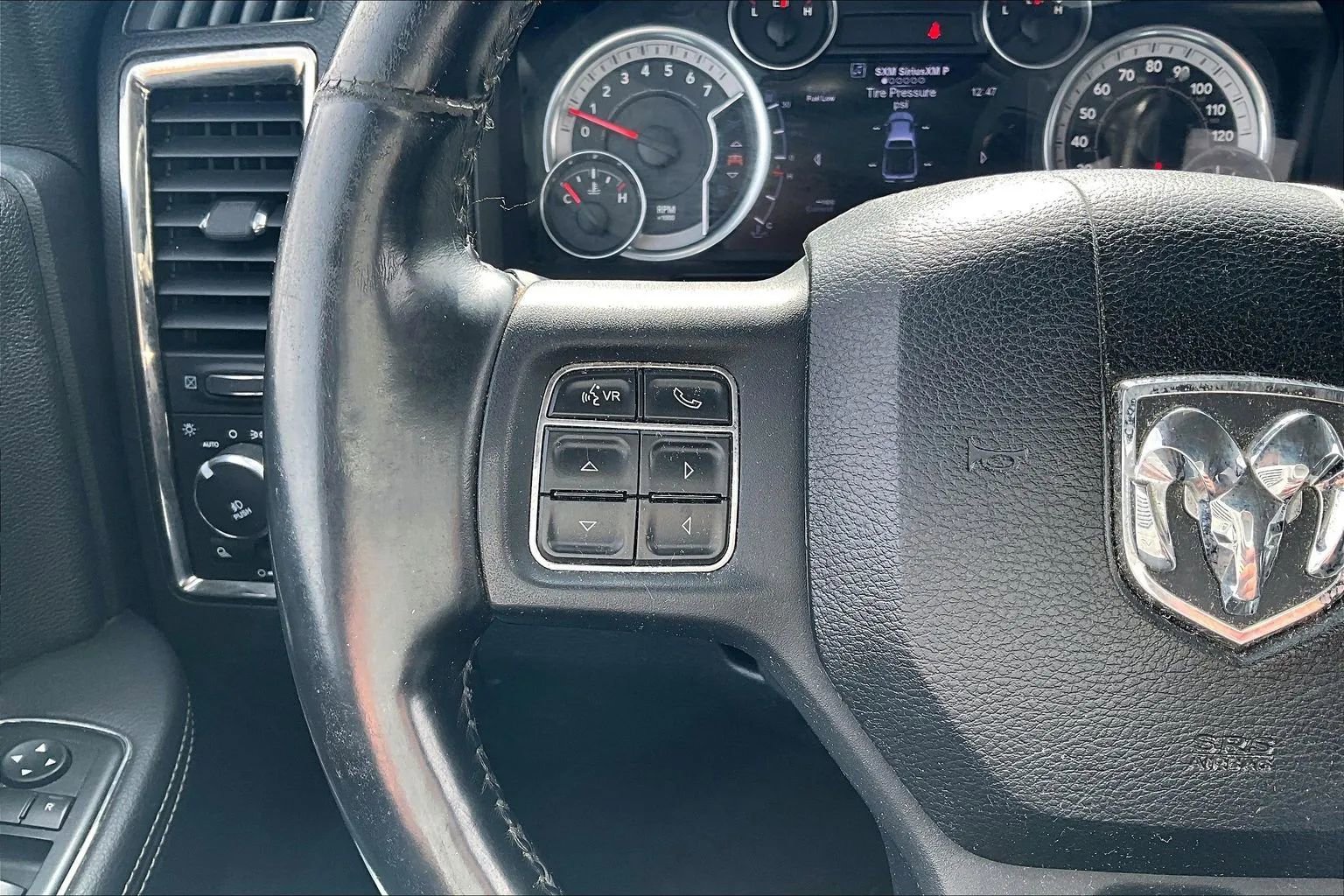 Used 2015 RAM 1500 Sport AWD/4WD image 18