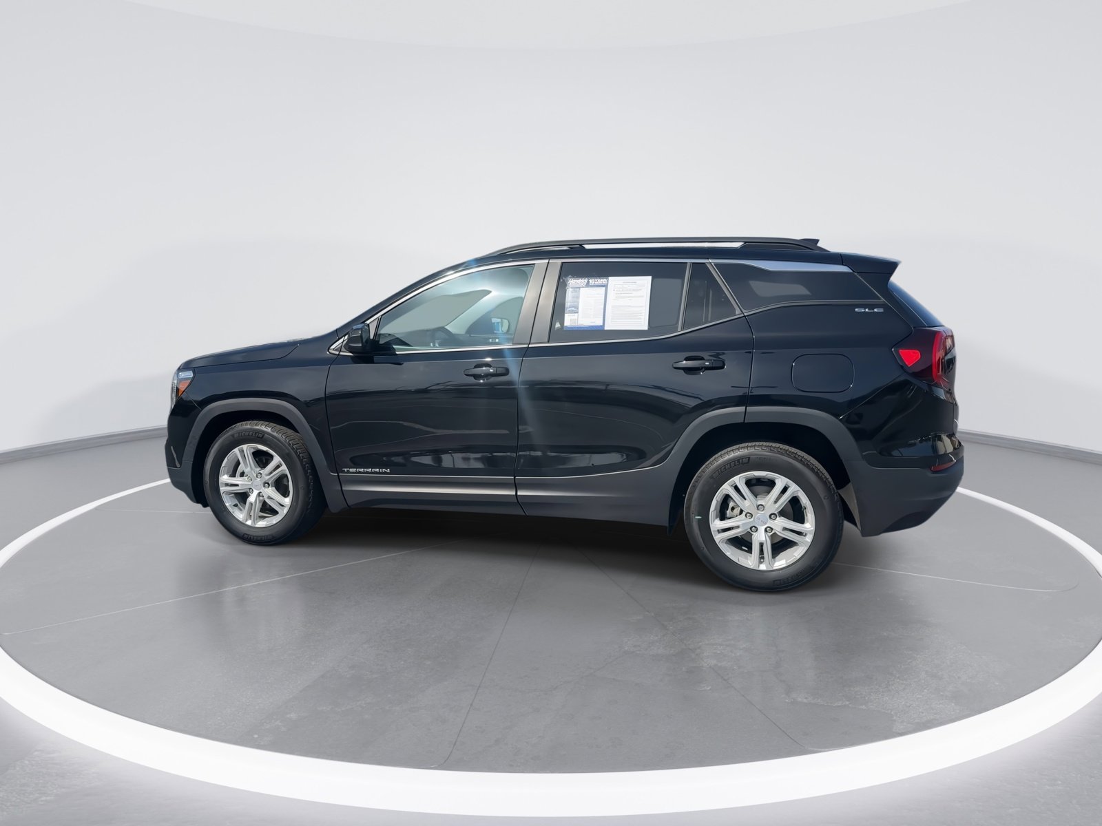 Certified 2024 GMC Terrain SLE w/ Driver Convenience Package image 6