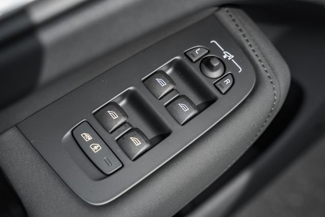 New 2026 Volvo XC60 B5 Ultra w/ Protection Package Premier image 41