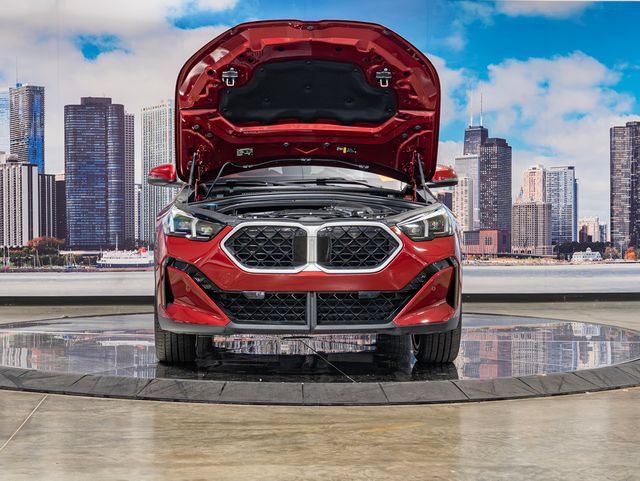 Certified 2025 BMW X2 xDrive28i AWD/4WD image 4