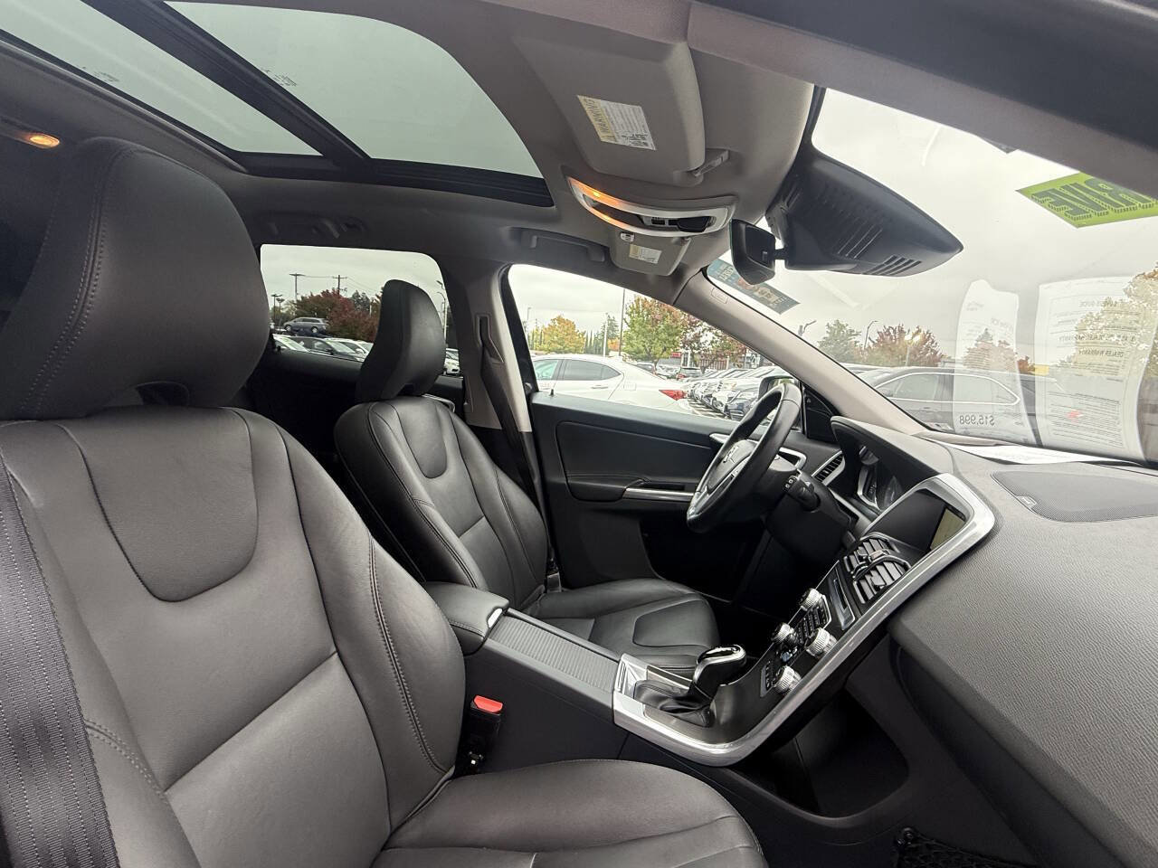 Used 2016 Volvo XC60 T5 Platinum w/ Climate Package image 19