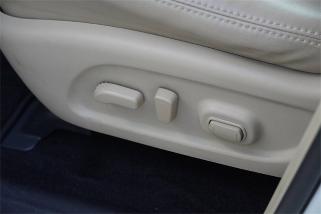 Used 2018 Nissan Pathfinder Platinum image 23