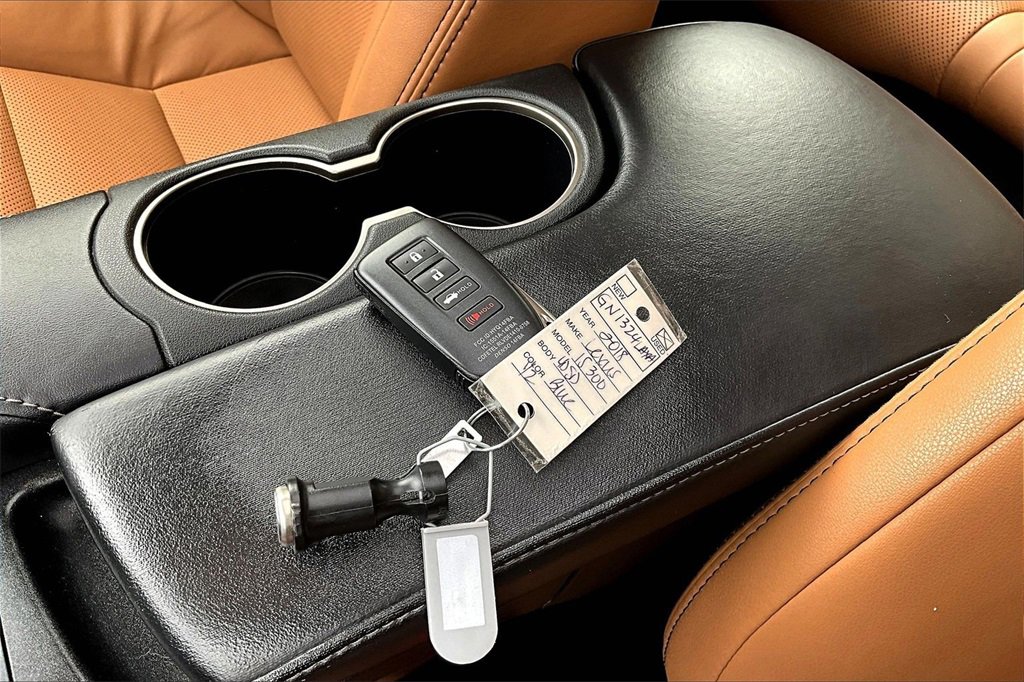 Used 2018 Lexus IS 300 AWD image 34