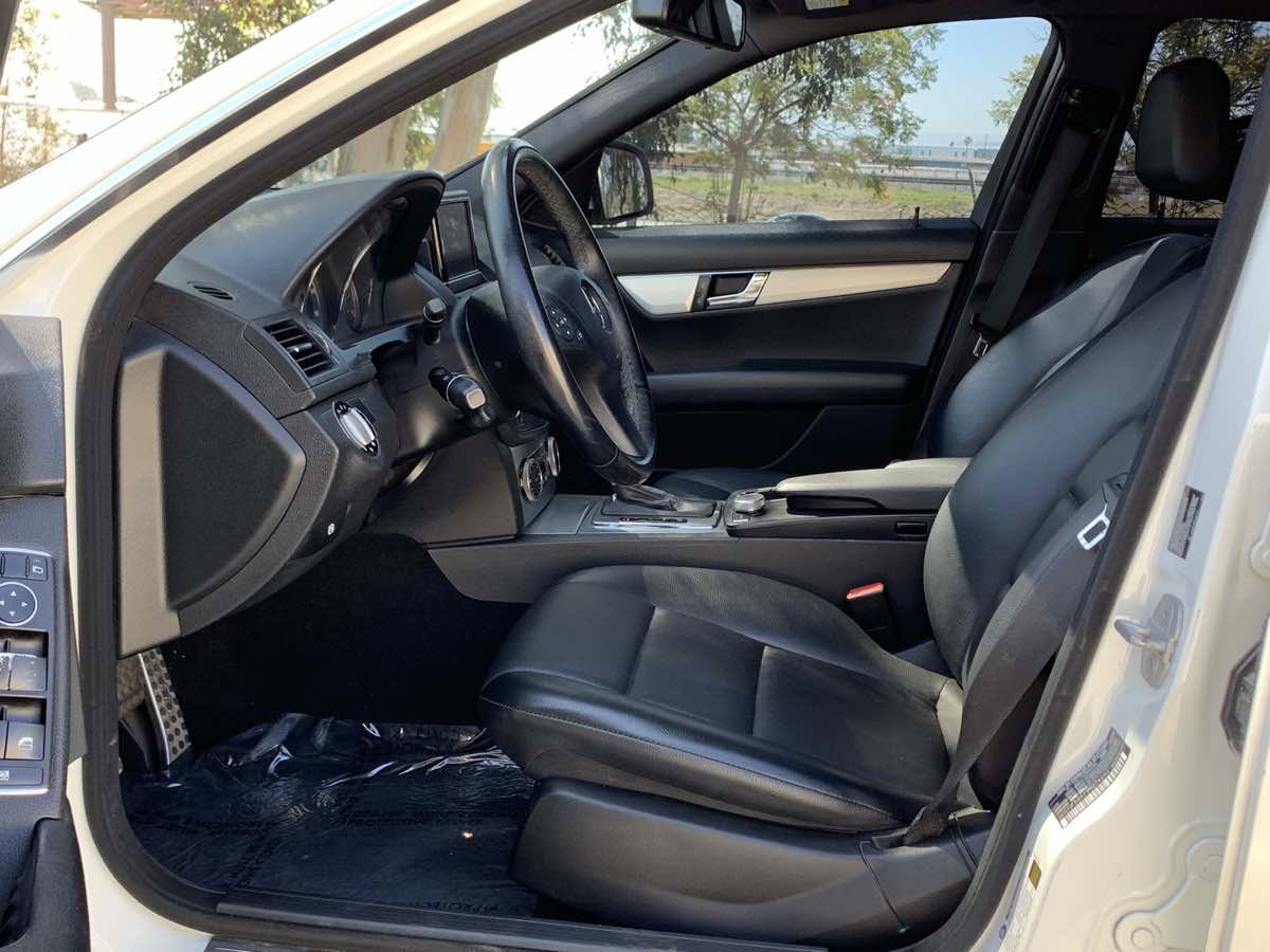 Used 2009 Mercedes-Benz C 300 Sport image 11