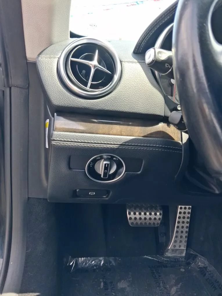Used 2013 Mercedes-Benz SL 550 w/ Premium Pkg image 15