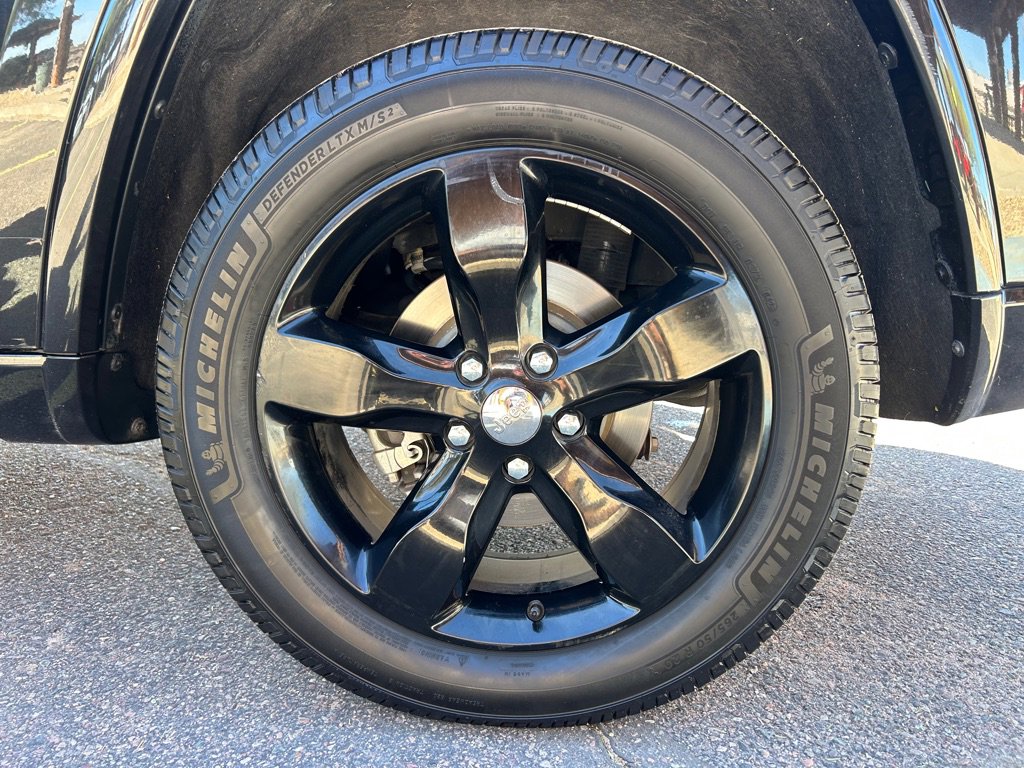 Used 2014 Jeep Grand Cherokee Overland w/ Trailer Tow Group IV image 10