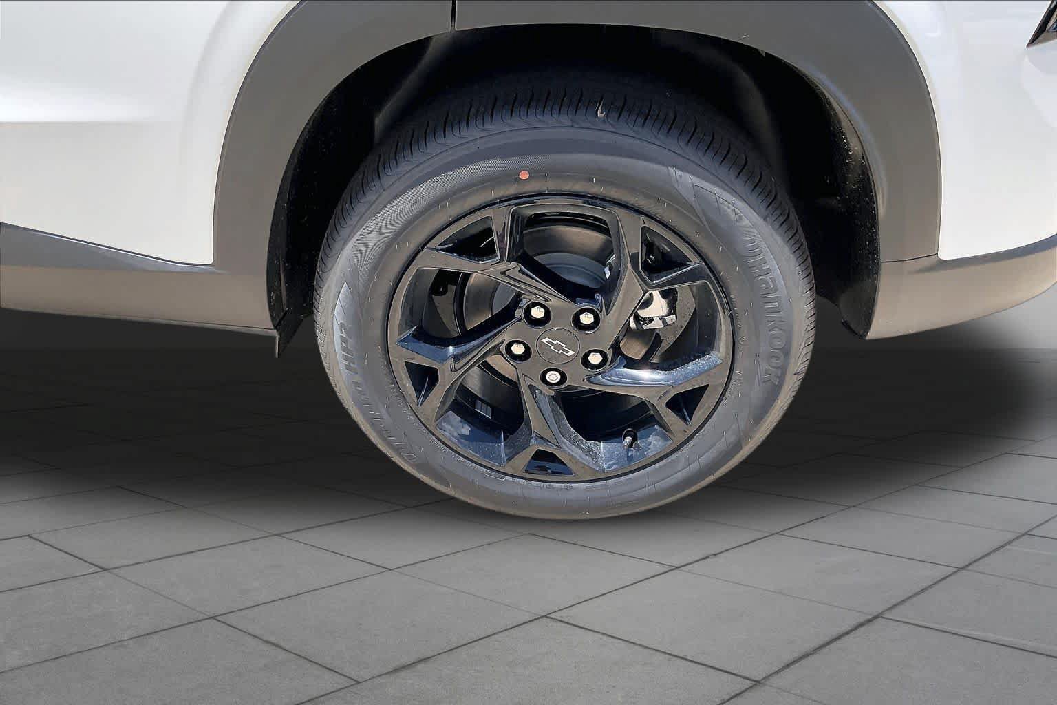 New 2026 Chevrolet Trax LT w/ Driver Confidence Package FWD image 12