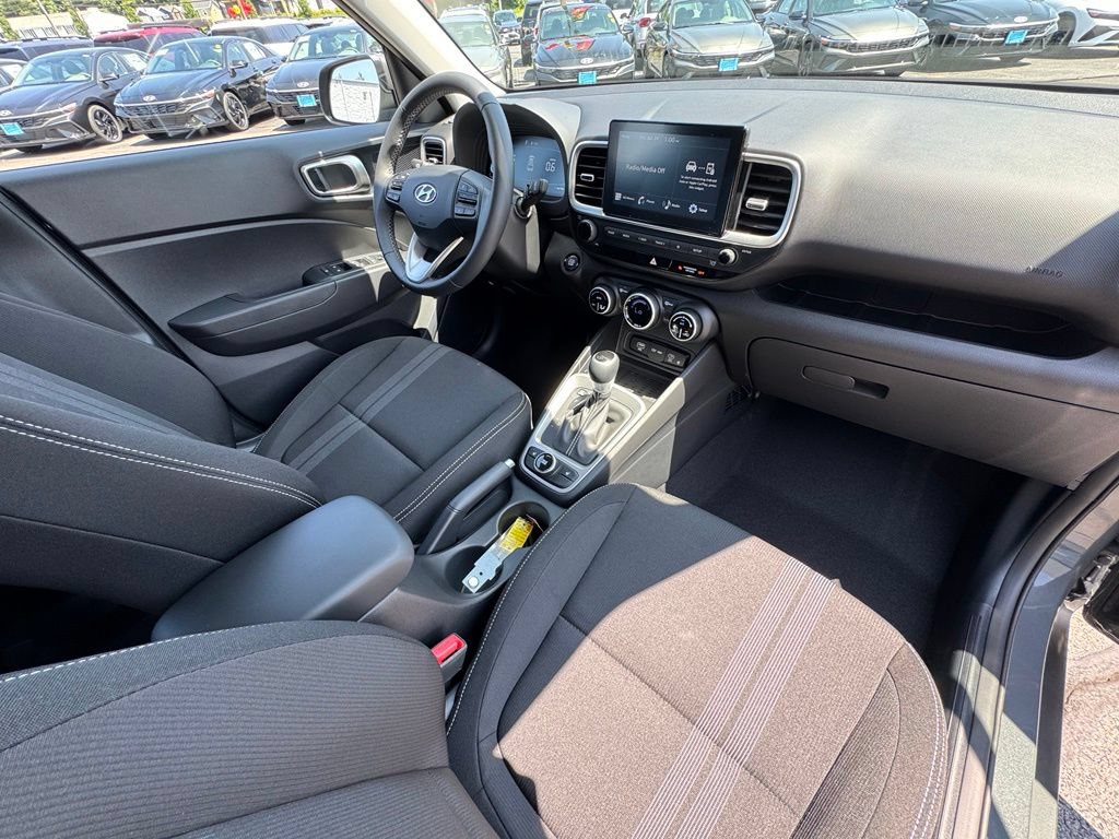 Used 2026 Hyundai Venue SEL FWD image 26