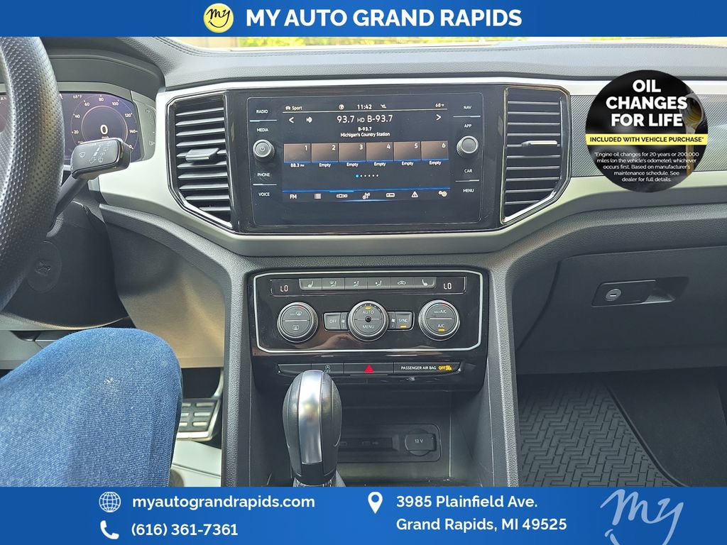 Used 2022 Volkswagen Atlas Cross Sport SEL Premium R-Line AWD/4WD image 19