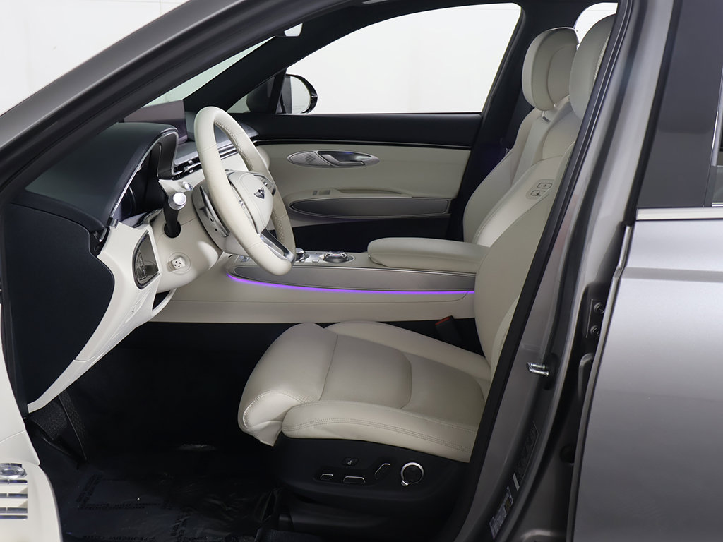 Used 2025 Genesis Electrified GV70 AWD/4WD image 28