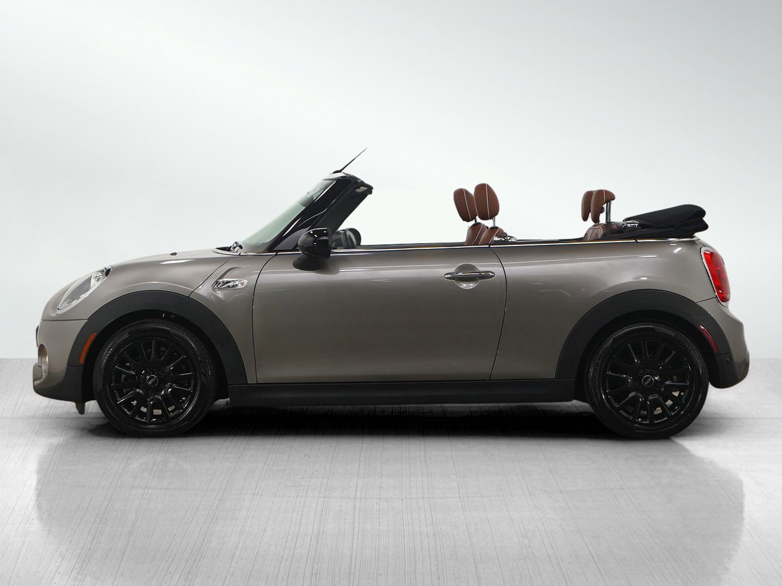 Used 2018 MINI Cooper S image 2
