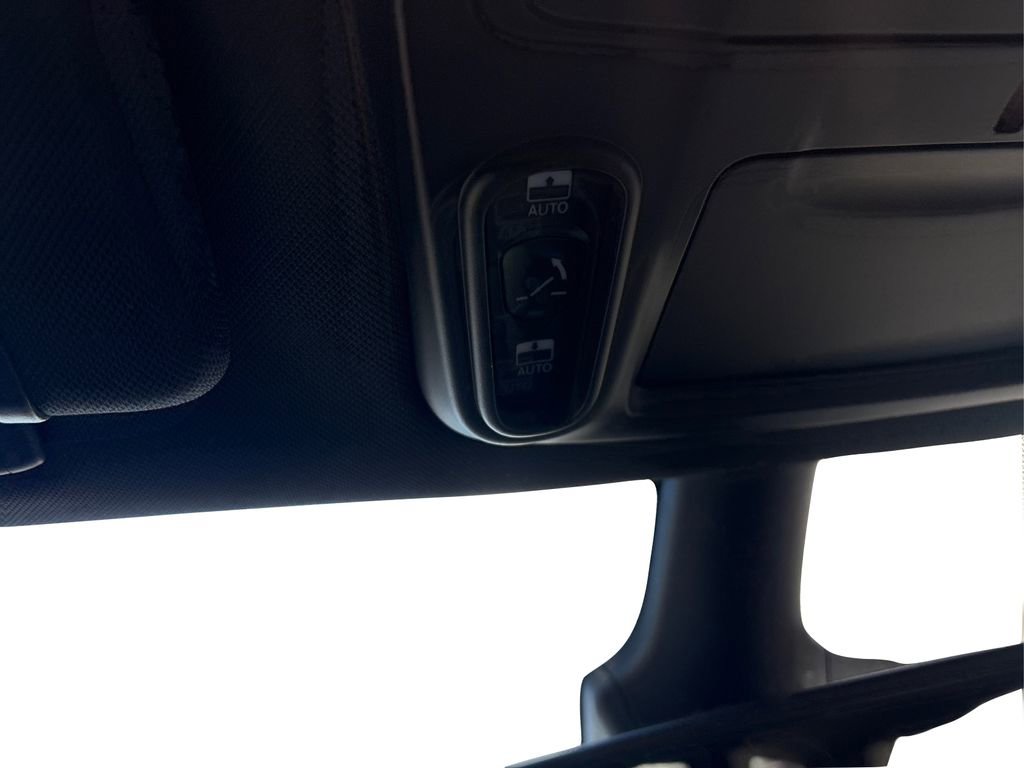 New 2026 Chrysler Pacifica Limited image 18