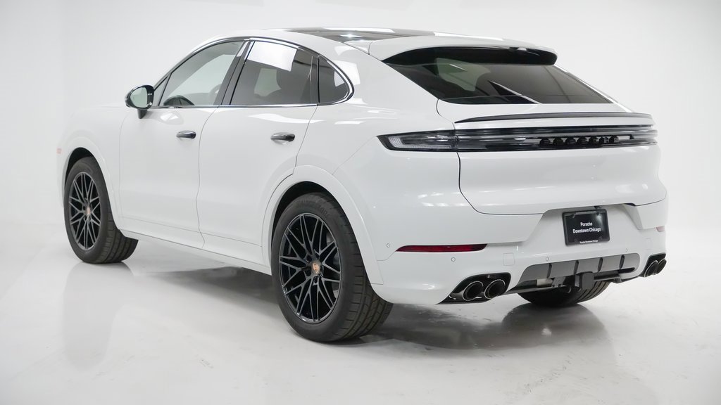 New 2025 Porsche Cayenne Coupe image 3