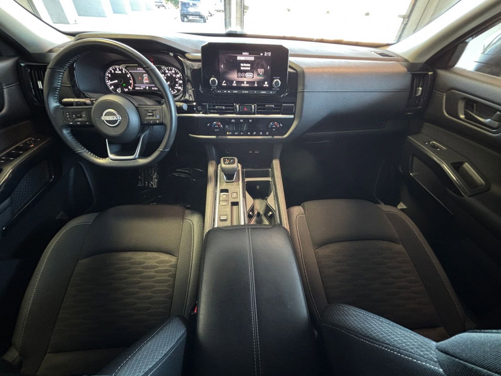 Used 2025 Nissan Pathfinder SV image 41