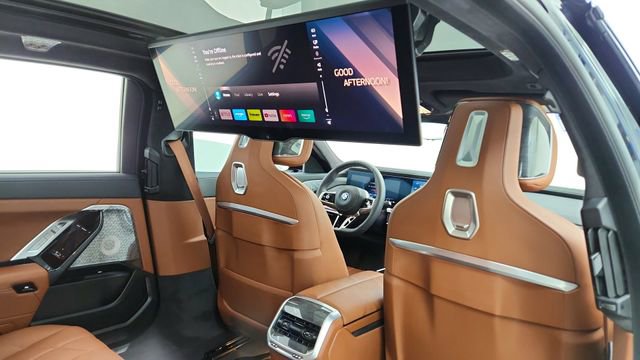 Used 2025 BMW i7 xDrive60 image 27