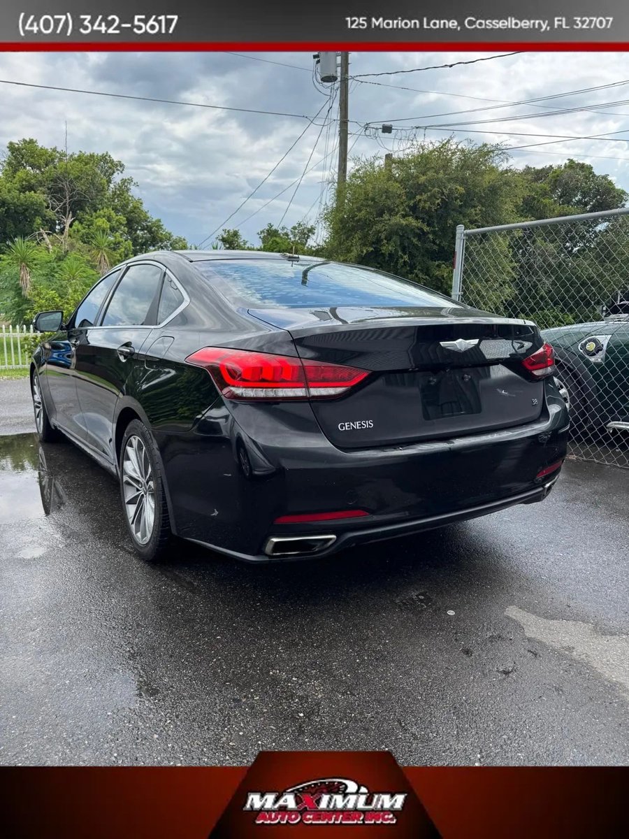Used 2015 Hyundai Genesis 3.8 RWD image 4