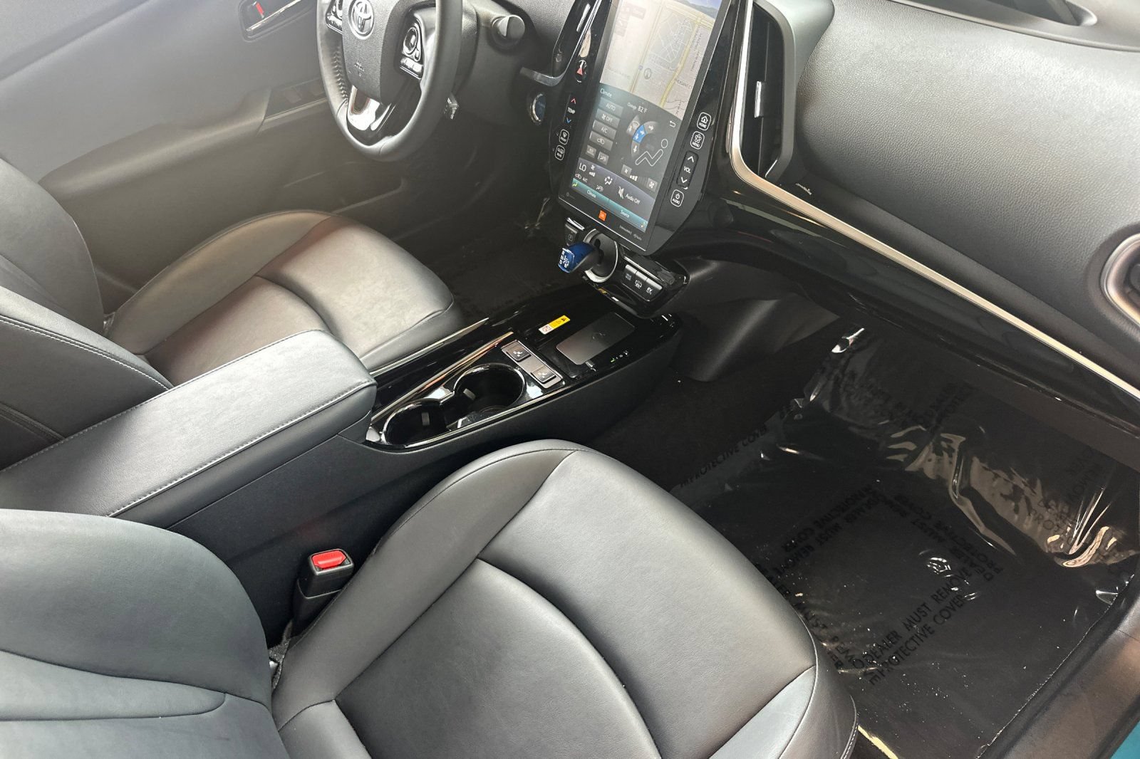 Certified 2021 Toyota Prius Prime Limited w/ Carpet Mat Package (TMS) FWD image 20