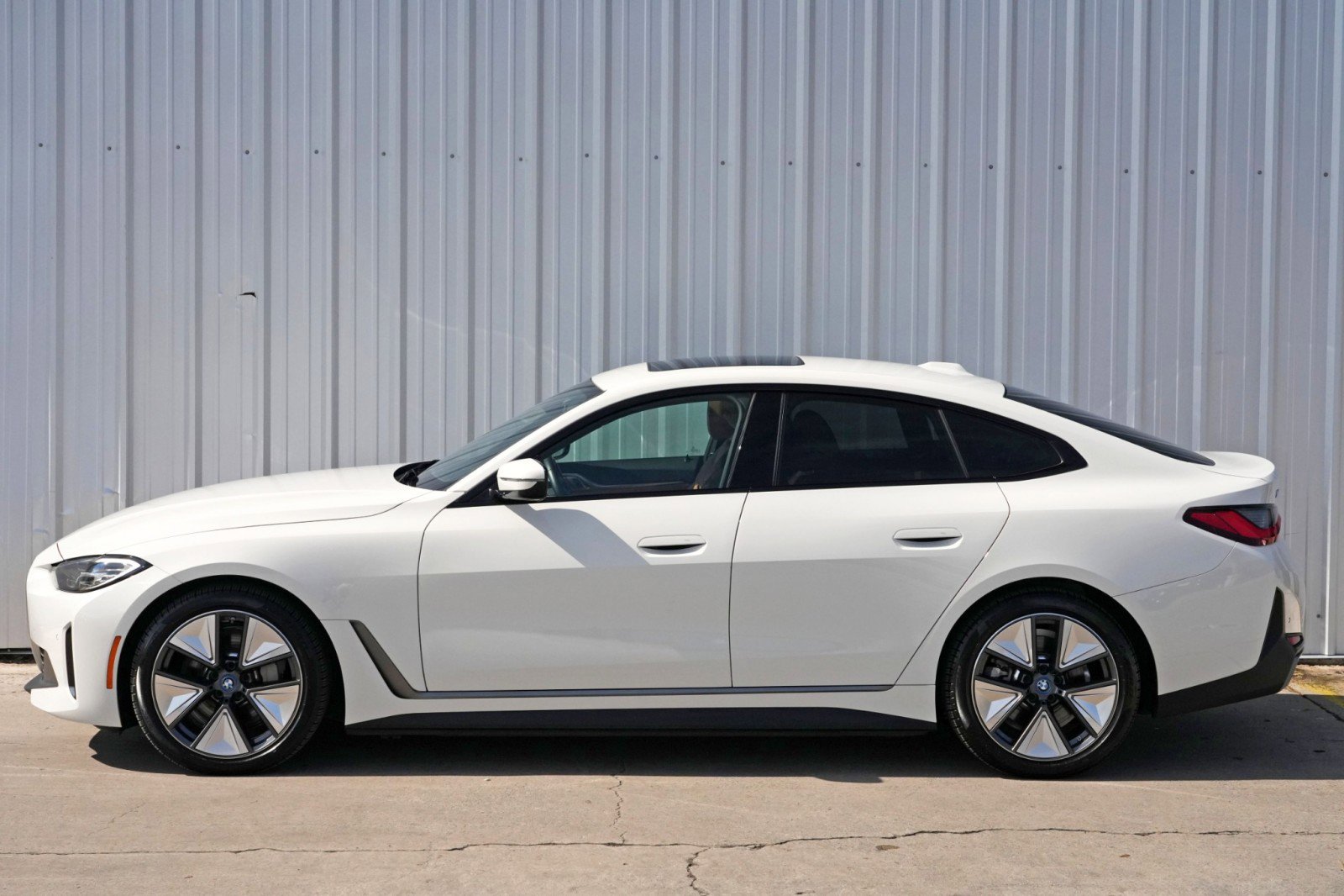 Used 2023 BMW i4 eDrive35 image 50