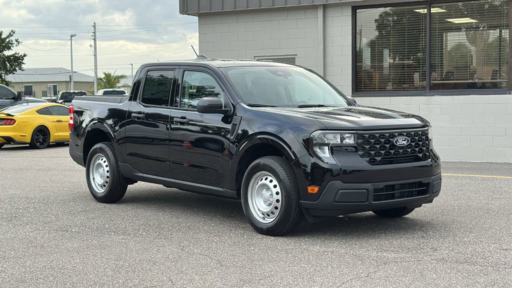 Used 2025 Ford Maverick XL image 3