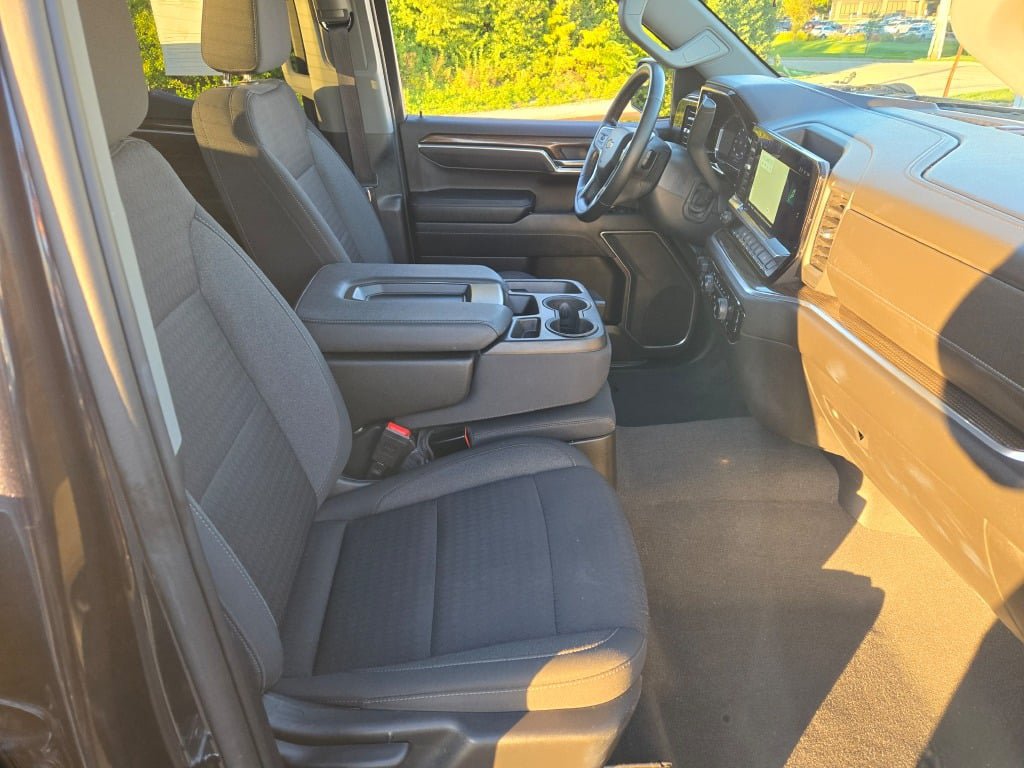 Certified 2023 Chevrolet Silverado 1500 LT w/ LPO, Dark Essentials Package AWD/4WD image 5