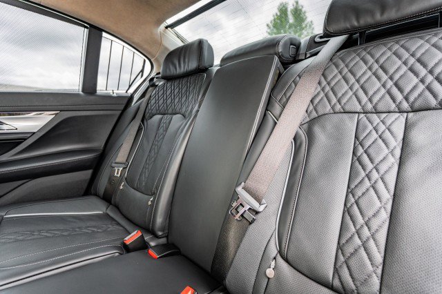 Used 2022 BMW M760i xDrive w/ Luxury Rear Seating Package image 86