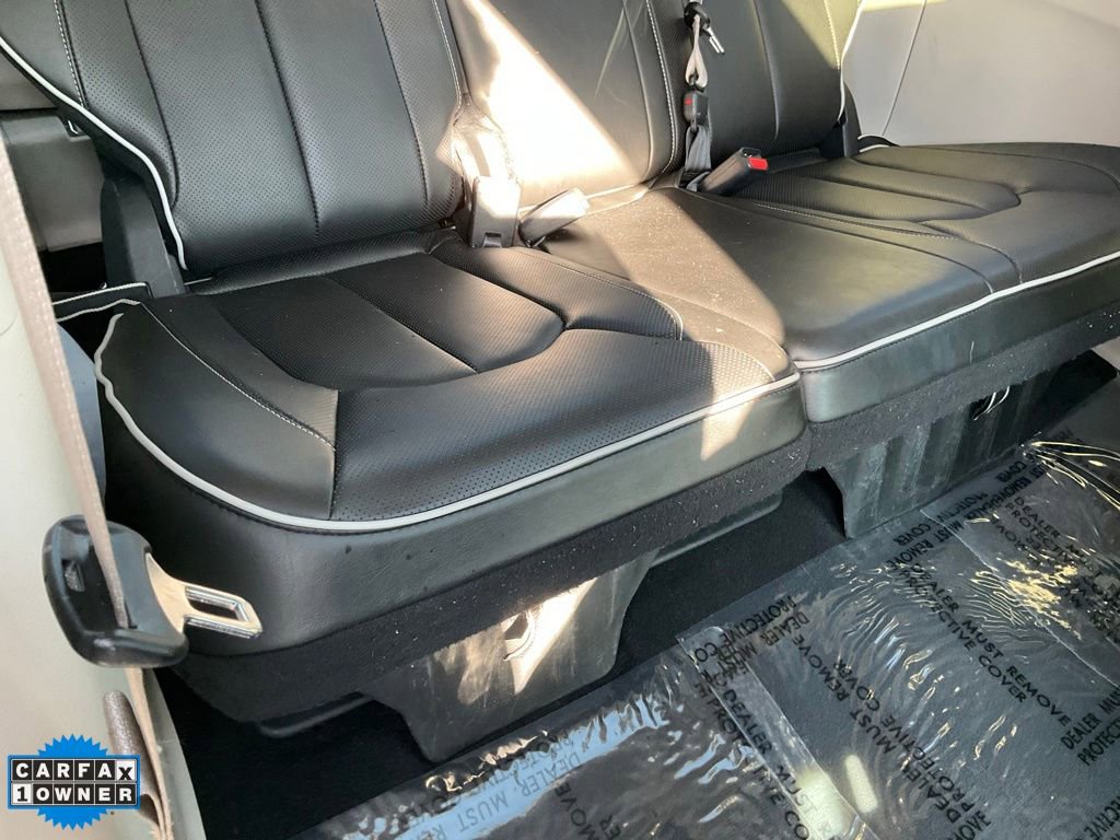 Used 2022 Chrysler Pacifica Limited w/ Uconnect Theater Family Group image 60