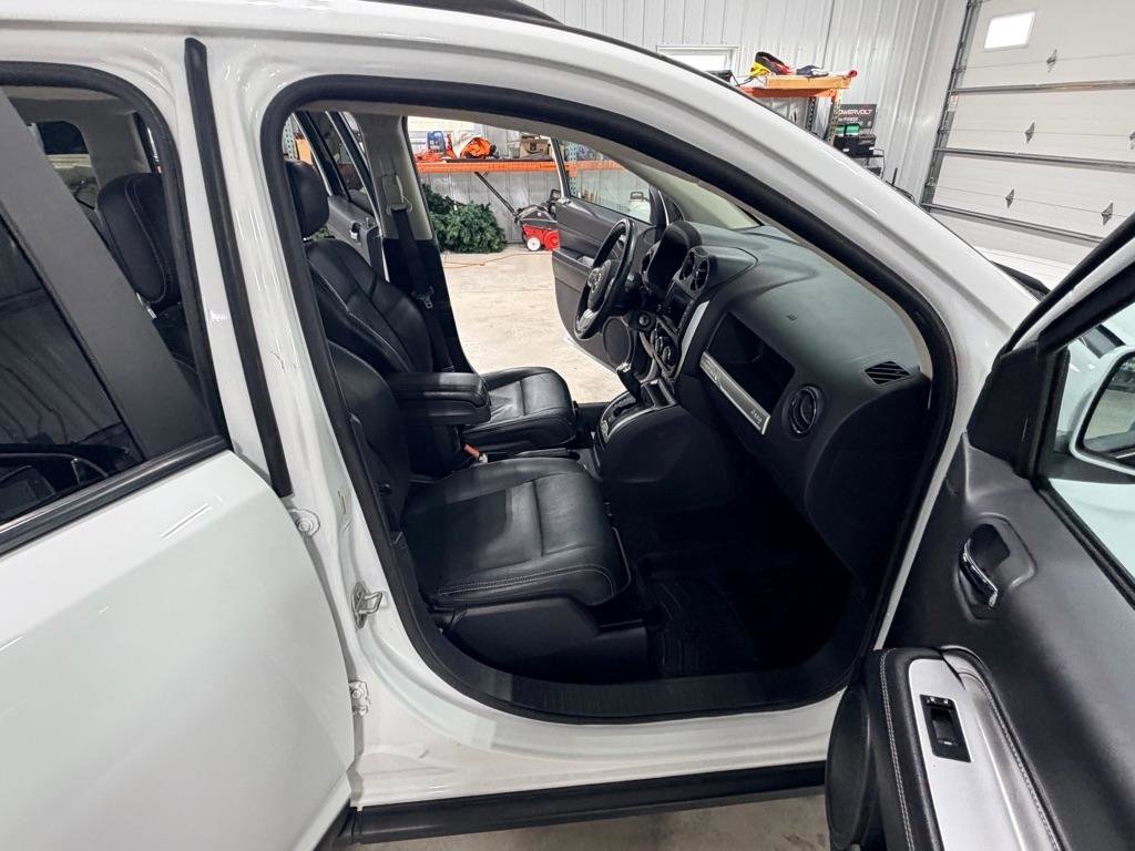 Used 2017 Jeep Compass High Altitude AWD/4WD image 18