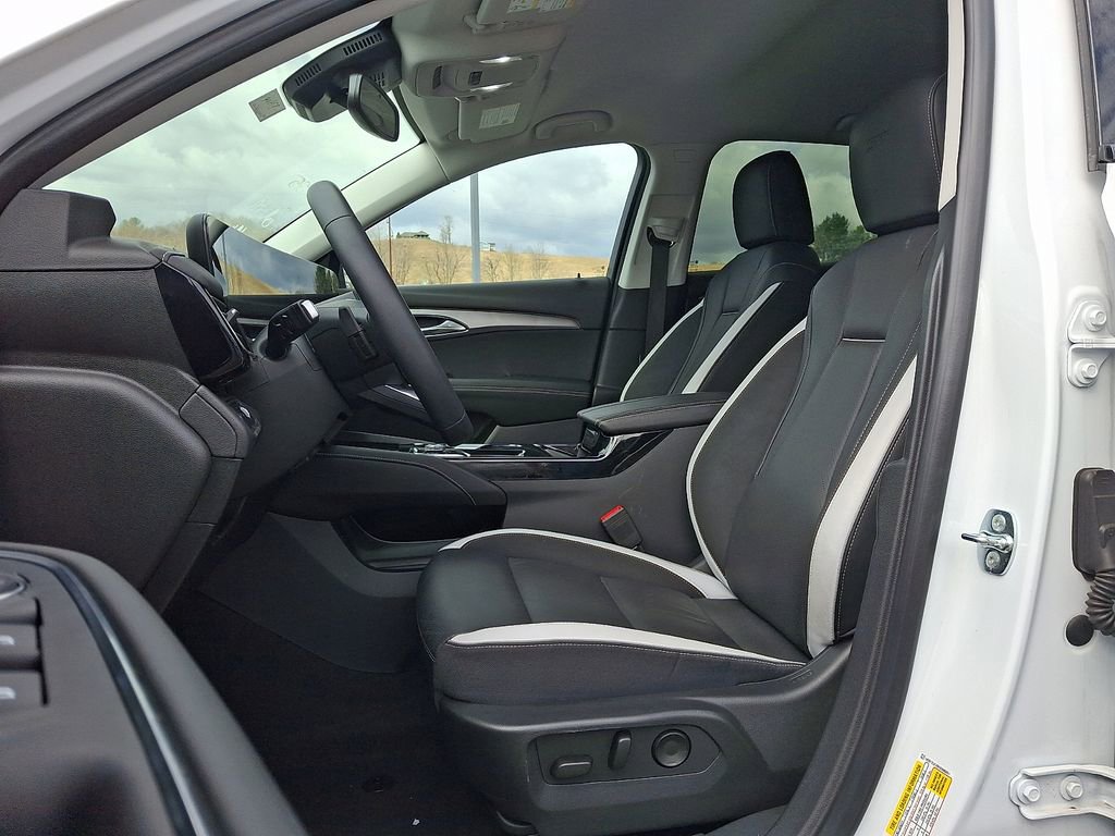 Used 2025 Buick Envision Sport Touring image 13