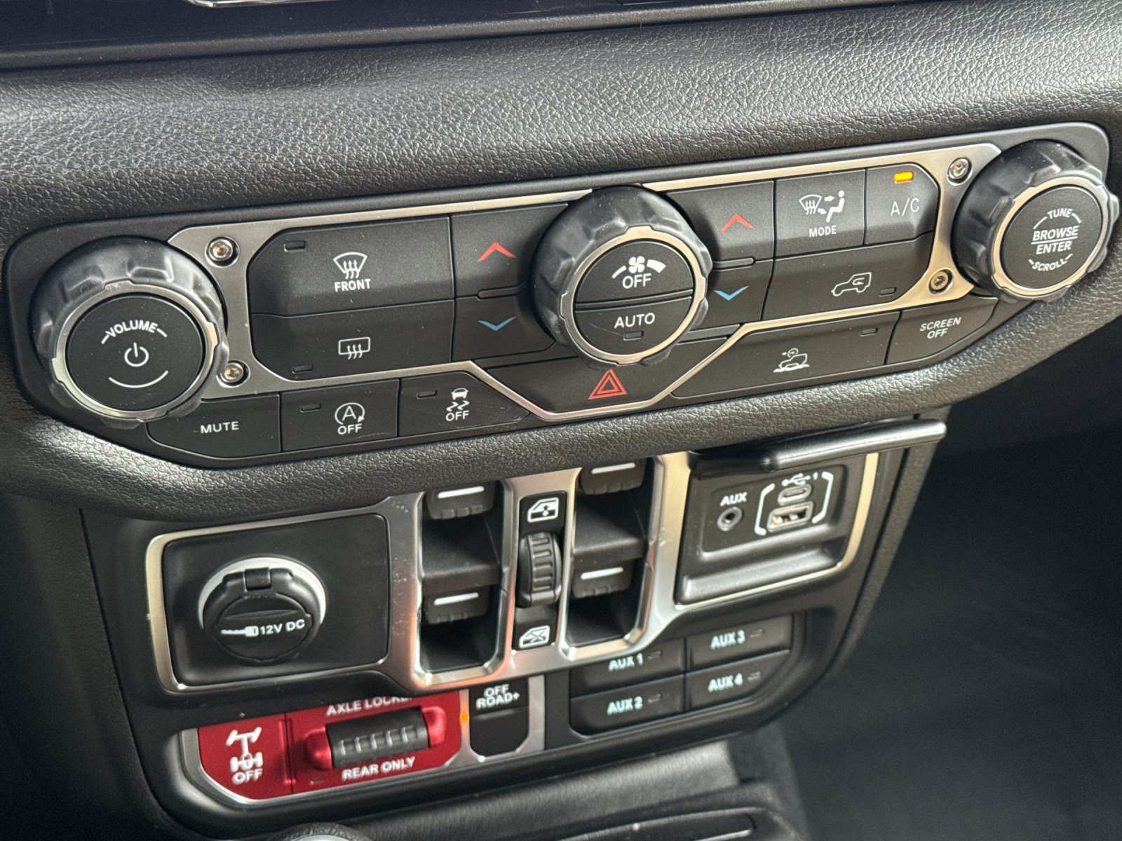 New 2026 Jeep Gladiator Willys AWD/4WD image 19