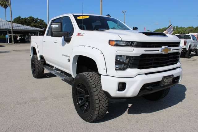 Used 2025 Chevrolet Silverado 2500 LT AWD/4WD image 15