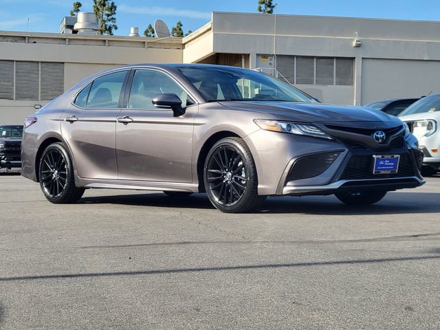 Used 2021 Toyota Camry XSE FWD image 31