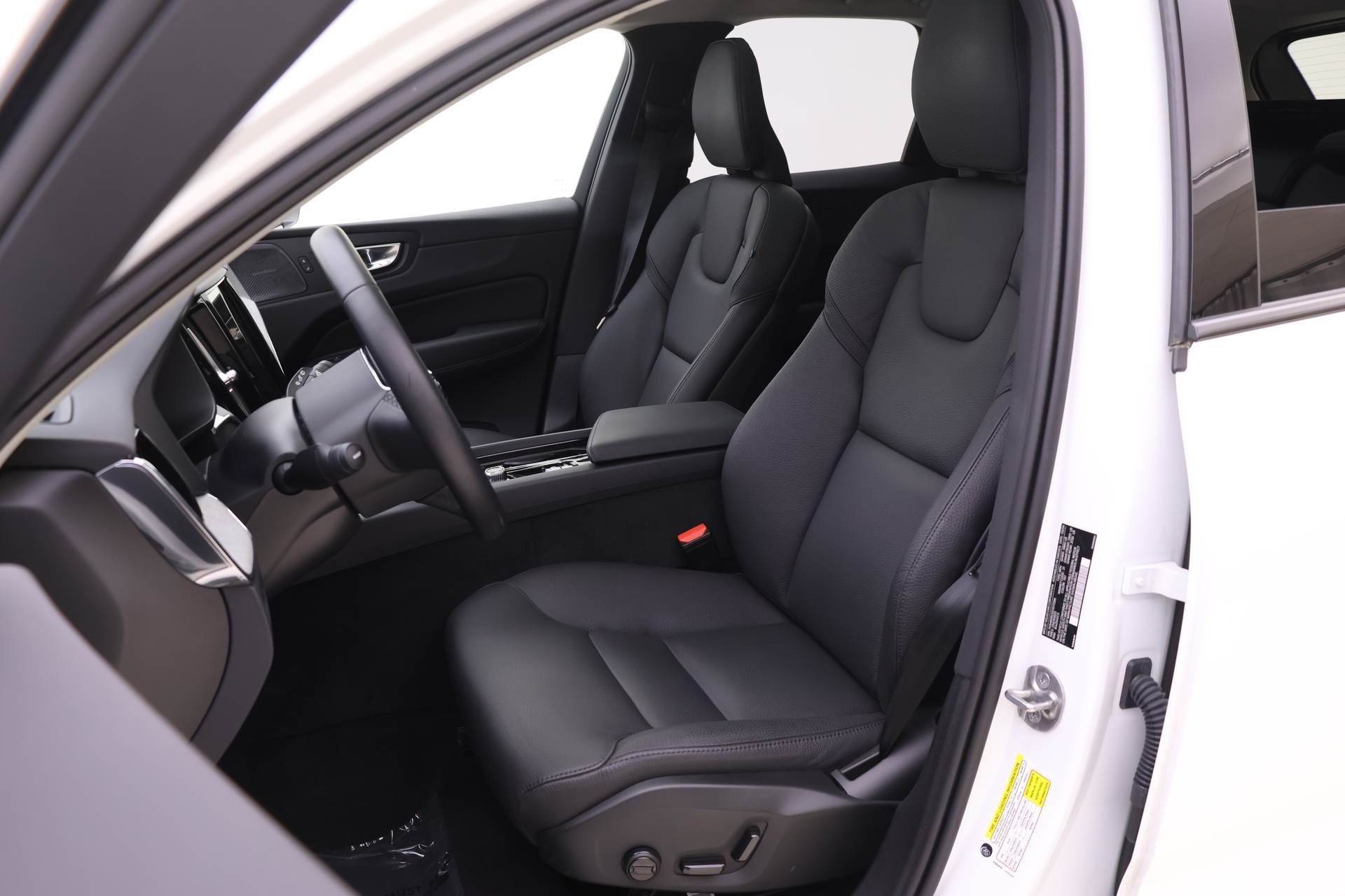 Used 2025 Volvo XC60 T8 Plus w/ Protection Package Premier image 10