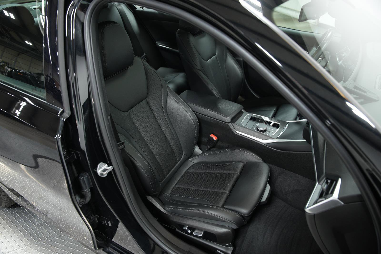 Used 2023 BMW 330e xDrive image 14