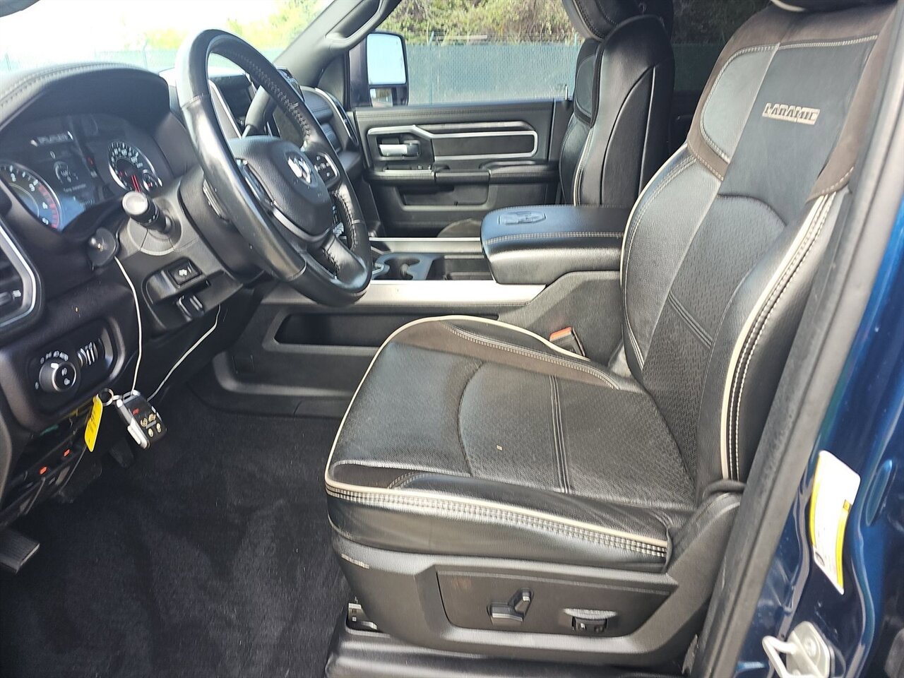 Used 2023 RAM 2500 Laramie AWD/4WD image 6