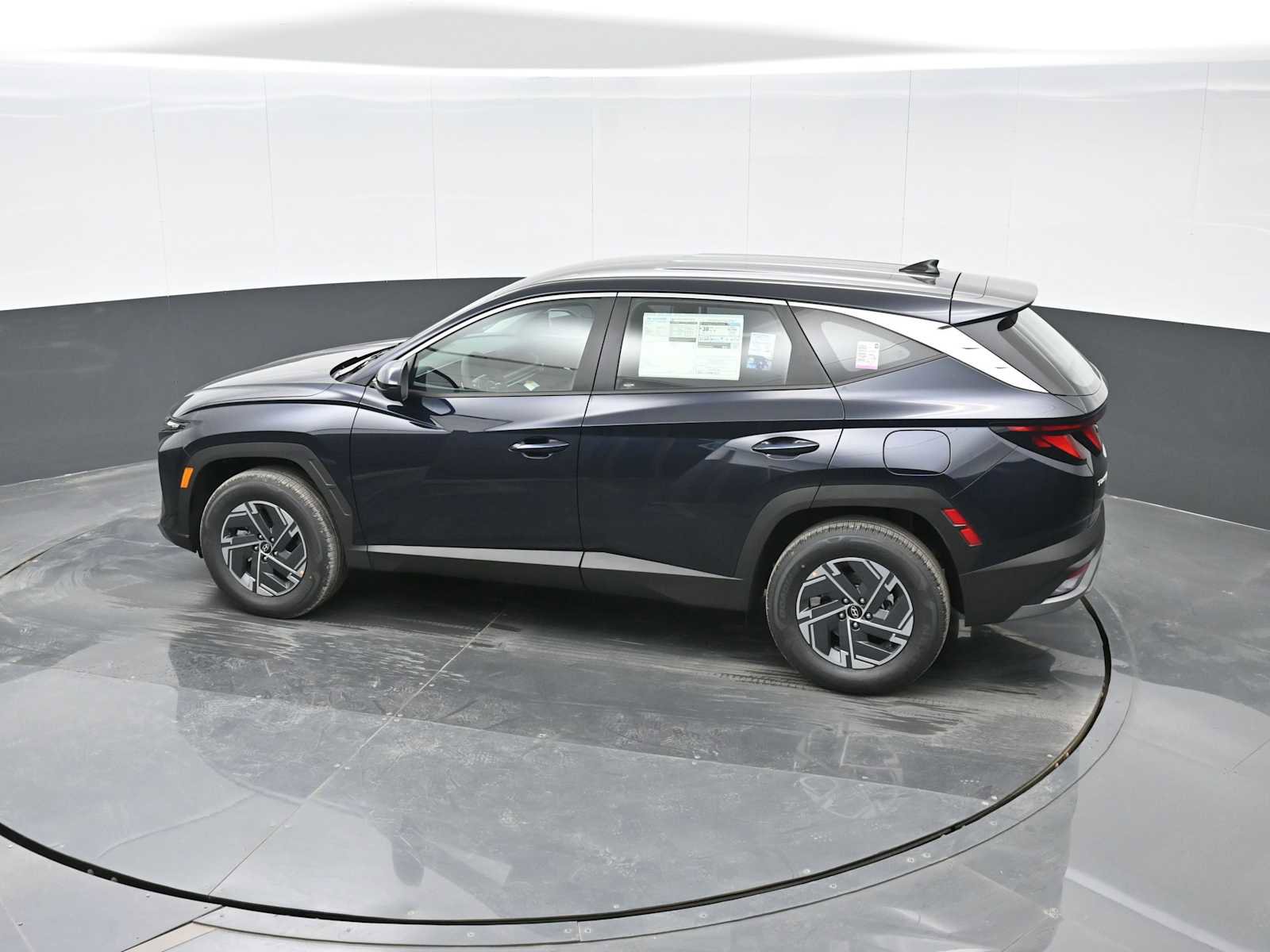 New 2026 Hyundai Tucson Blue SE image 25