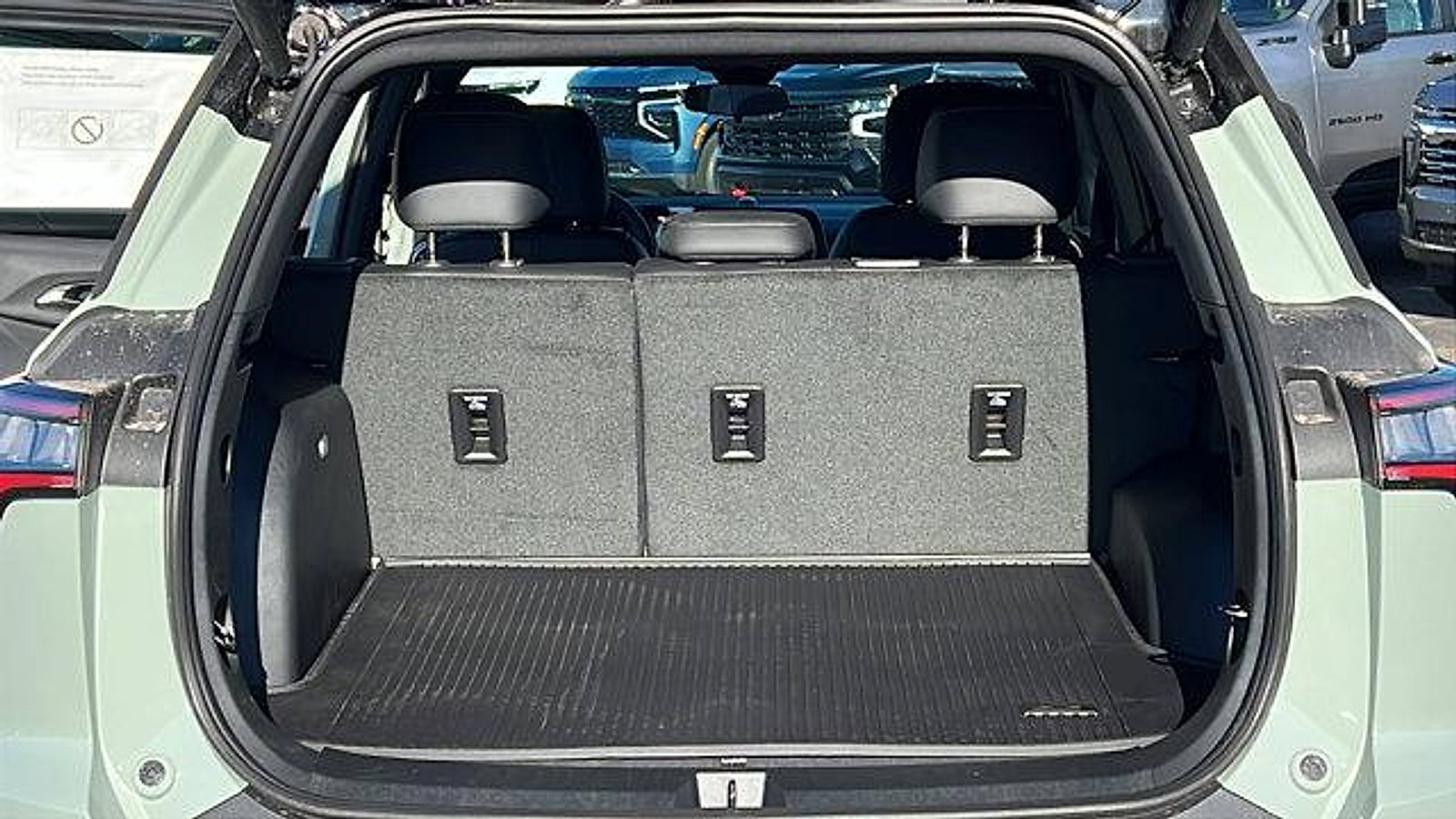 New 2026 Chevrolet Equinox LT w/ Convenience Package II image 11