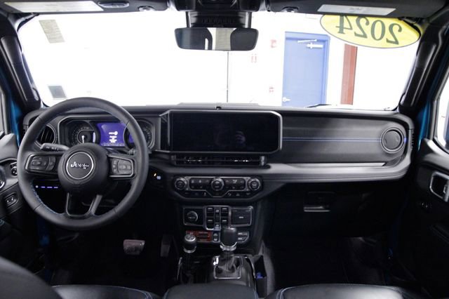 Used 2024 Jeep Wrangler Unlimited Rubicon 4xe image 18